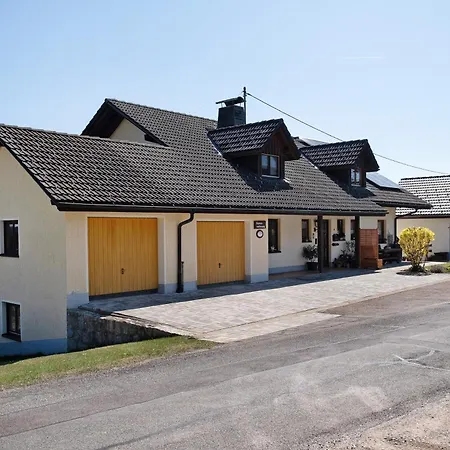 Kornelia Ebner Apartamento *